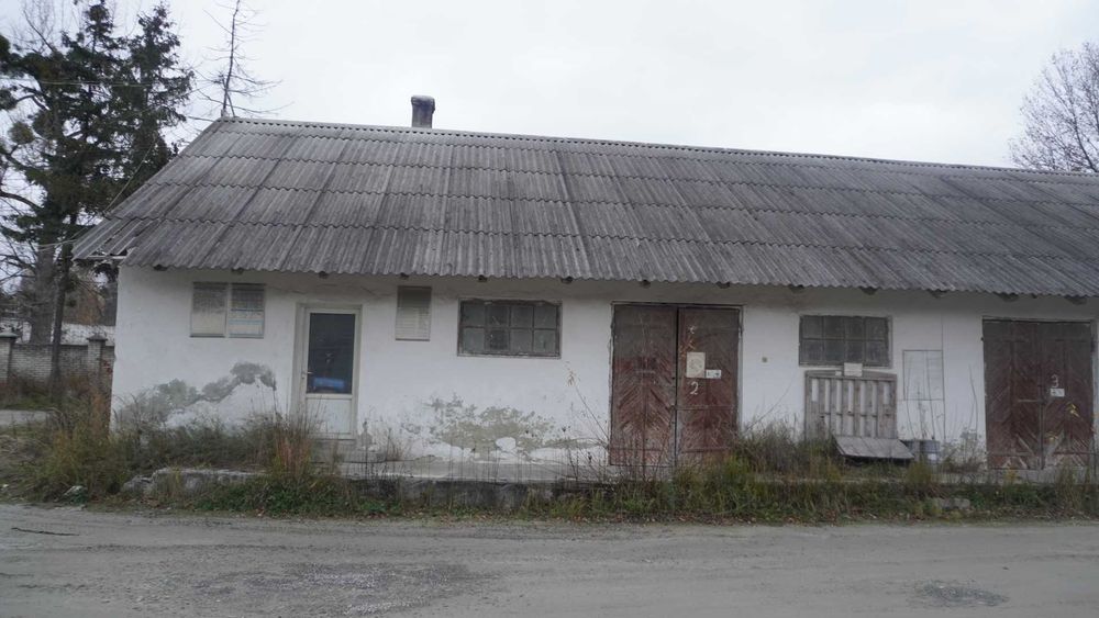 Майновий комплекс з виходом до залізничної колії на трасі Київ-Чоп