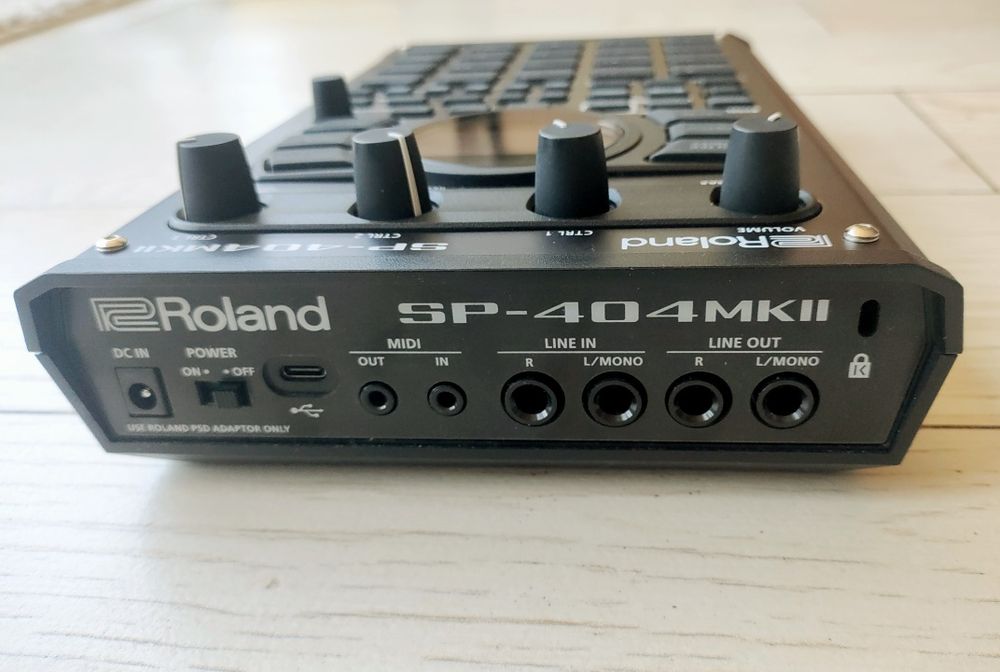 Семплер Roland SP 404 MK2 (майже новий)