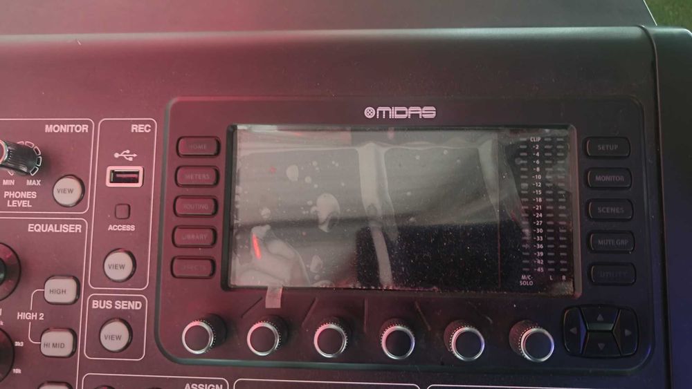 Mikser cyfrowy MIDAS M32R+Case