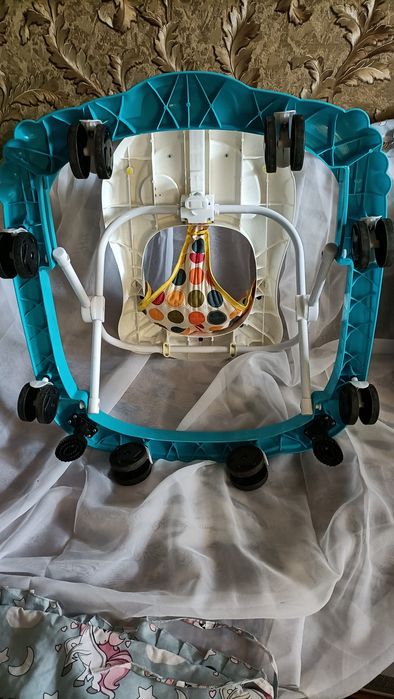 Продам  ходунки Bambi.