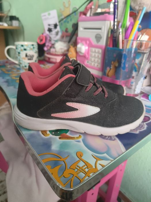 Кросівки фірмові, 30 розмір, 18 устілка