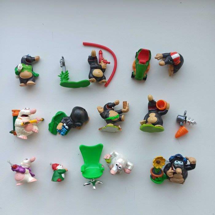 Коти фараони, жирафи, печерні люди, Колекції фігурок Кіндер