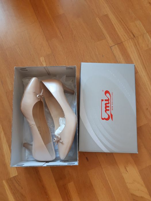 Szpilki 38 beż perłowy . Nowe