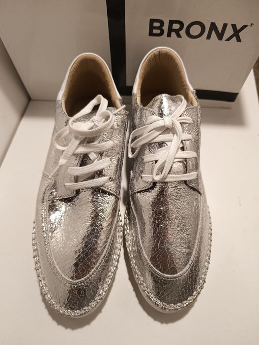 Nowe buty Bronx 39 skórzane srebrne skórzane skóra