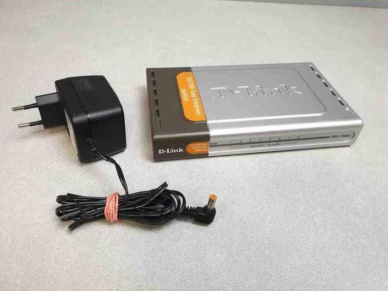 Маршрутизатор D-Link DES-1008D