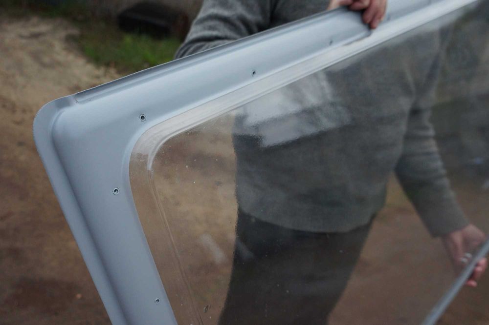 Вакуумне формування виробів з термопластику, формування з піддувом