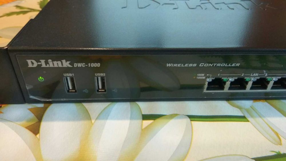 Мультисервисный контроллер беспроводной сети D-Link DWC-1000/A1, б.у.