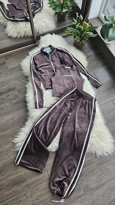 Новий! Стильний велюровий костюм трійка для дівчинки:140,146,152,158,1