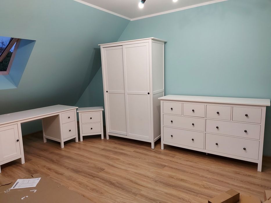 Montaż mebli z paczek, skręcanie, składanie