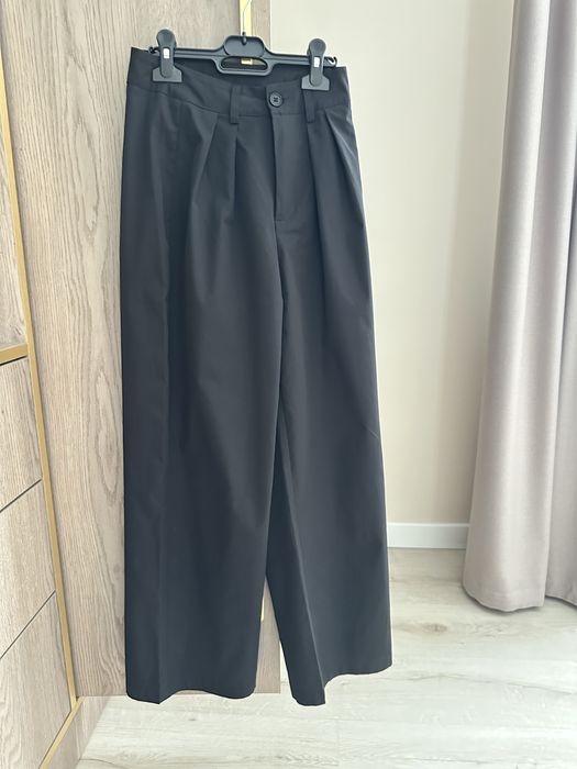 Класичні чорні штани