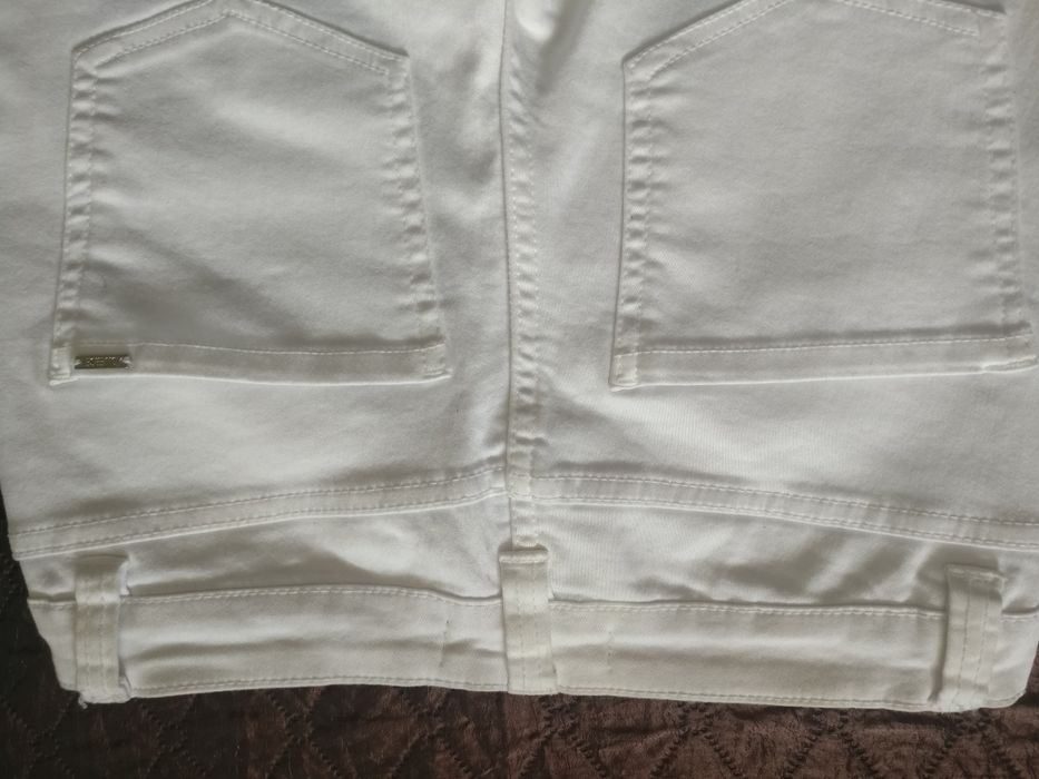 Джинси білосніжні 36 р.