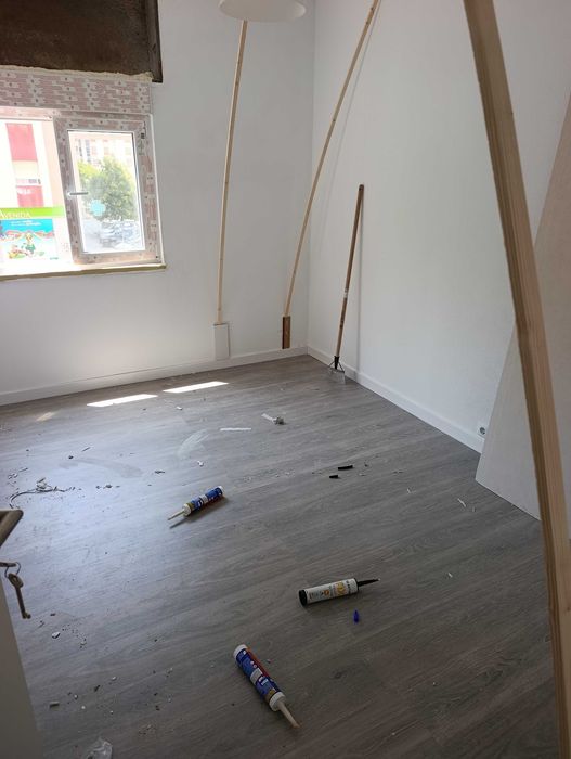 Apartamento para alugar, 1° piso com elevador. Rua Celestino Alves 2, em Setúbal.