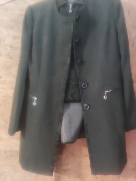 Новый костюм тройка 46 р