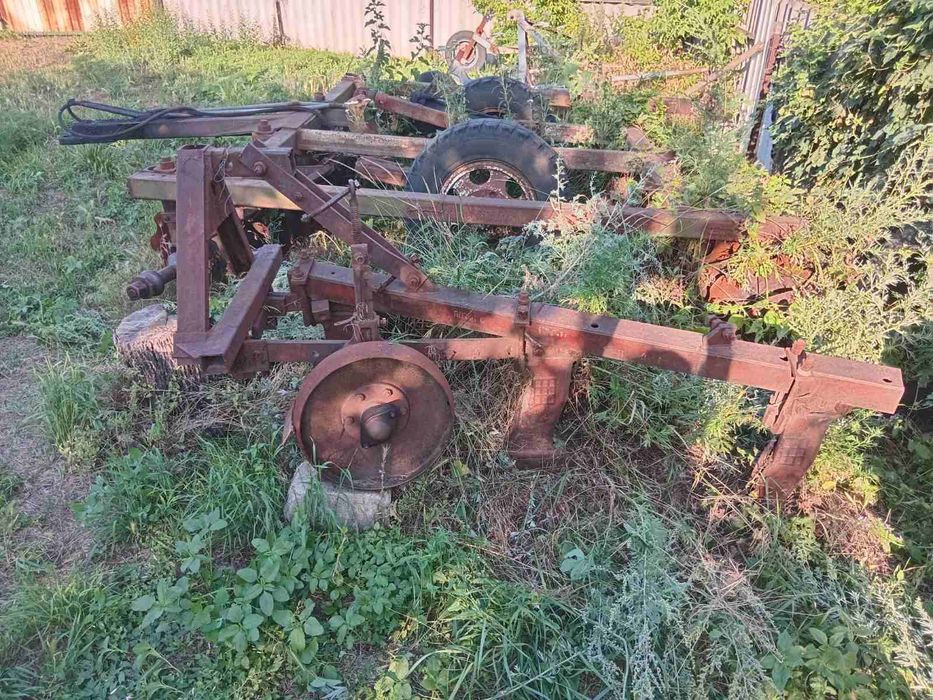 В продаже МТЗ-80. Диска.культиватор.плуг .опрыскиватель.