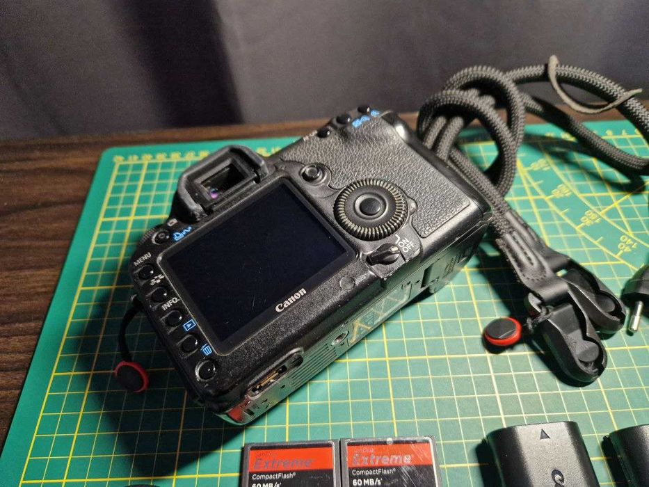 Canon EOS 5D Mark II – pełna klatka + akcesoria