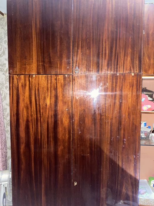 Відам дві шафи бескоштовно!