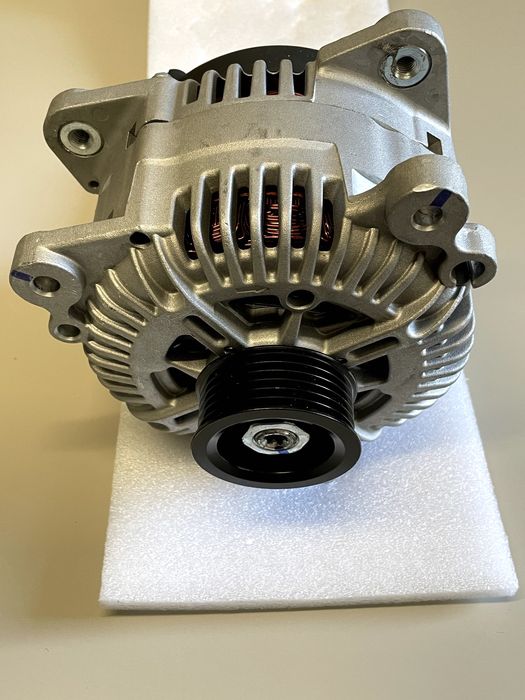 Alternator samochodowy (2318)