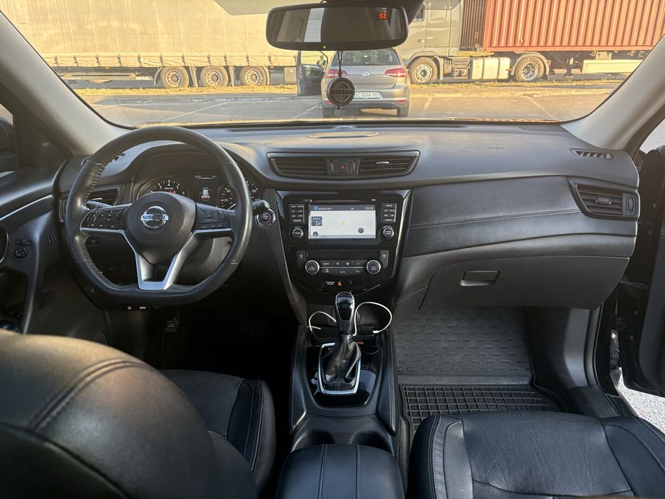 Продаю Nissan Rogue hybrid 2.0 (SL)