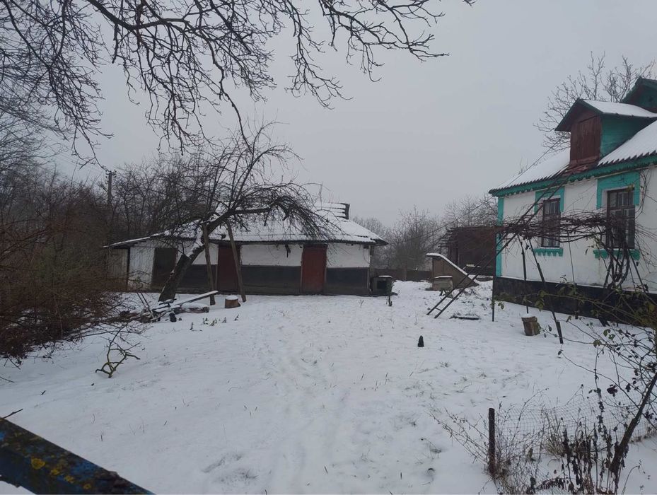 Продам будинок та земельну ділянку 10 соток під будівництво село Тютьк