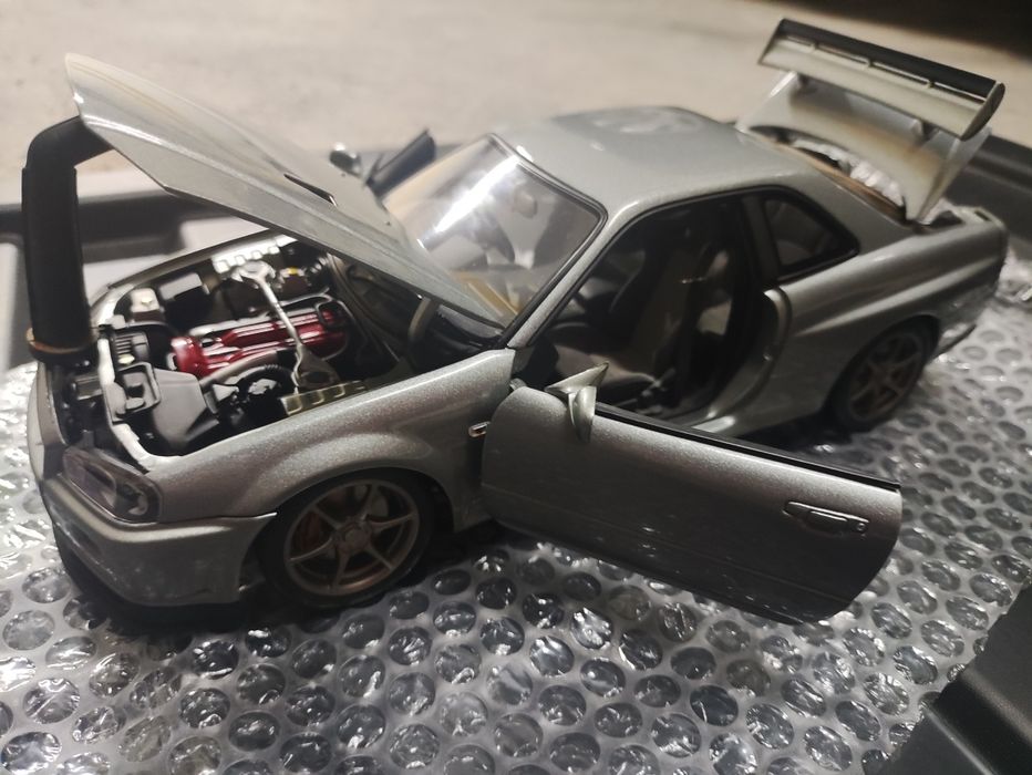 Nissan Skyline GT-R 1/18 AUTOART