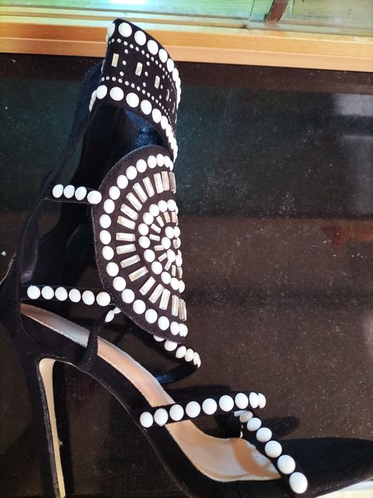 Sandálias novas n37