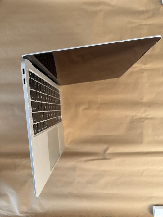 Sprzedaje Macbook Air M1