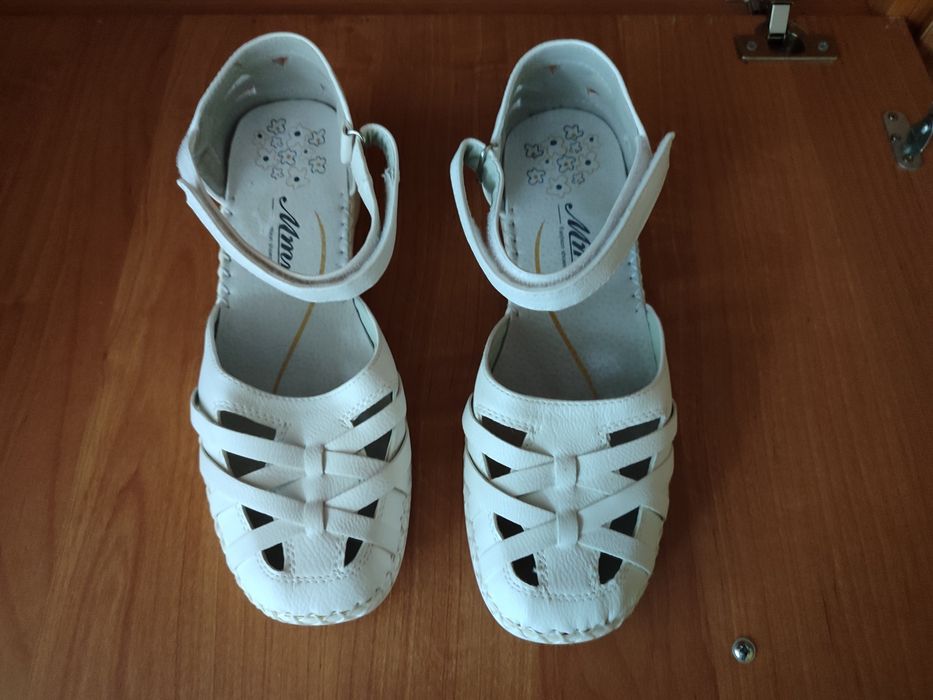 Nowe sandałki damskie 40