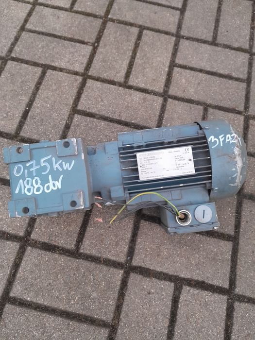 Motoreduktor 0,75 kw 188 obr sew