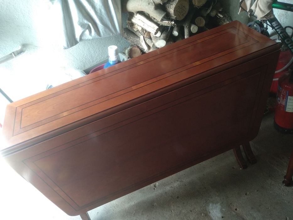 Mesa de jantar e 4 cadeiras