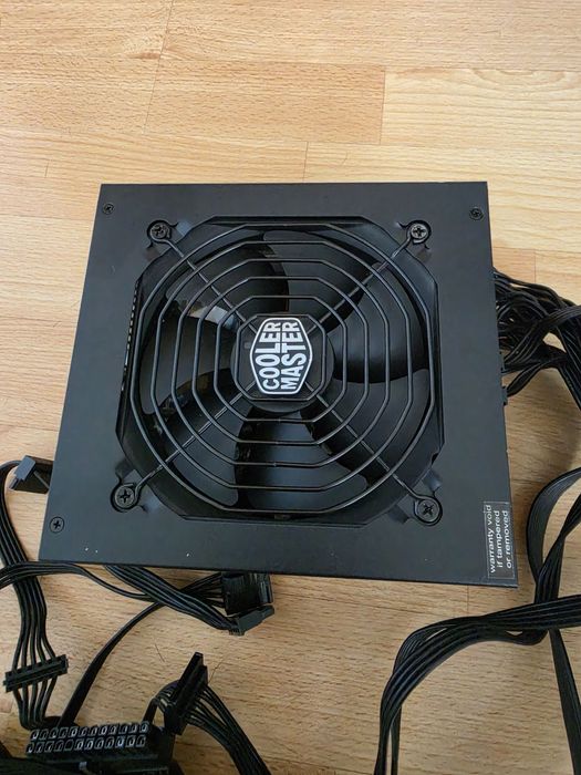 850w 24+8(4+4)/4sata/4molex/8+8pin відео 80PLUS GOLD Стан гарний Блок живлення