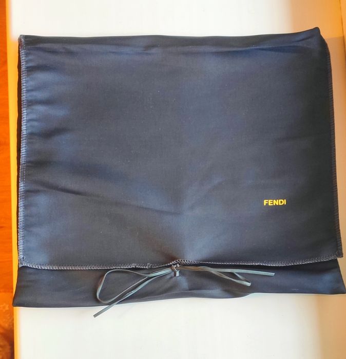 Пильник Fendi (оригінал)