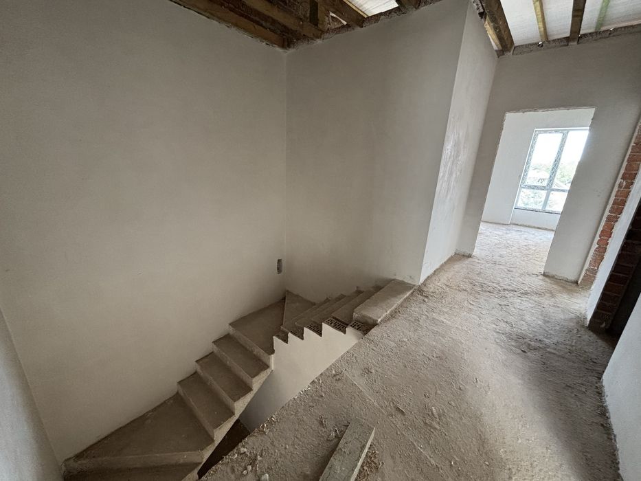Продається таунхаус 135м².Ділянка 2сот. Угорники. Сирець. Комунікації