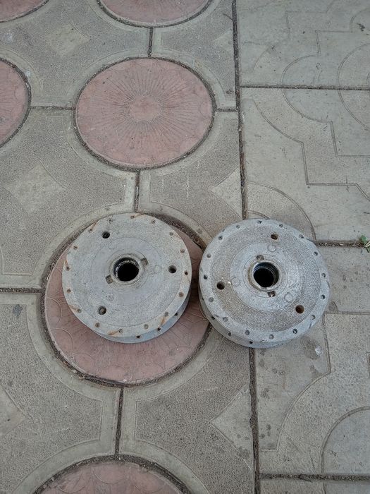 Продам передние ступицы от советского мопеда