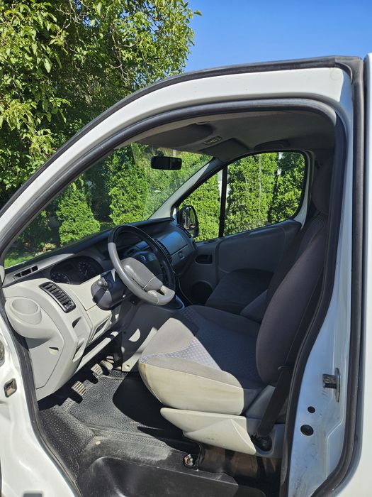 Renault Trafic 2.0, L2H1, 2008r.