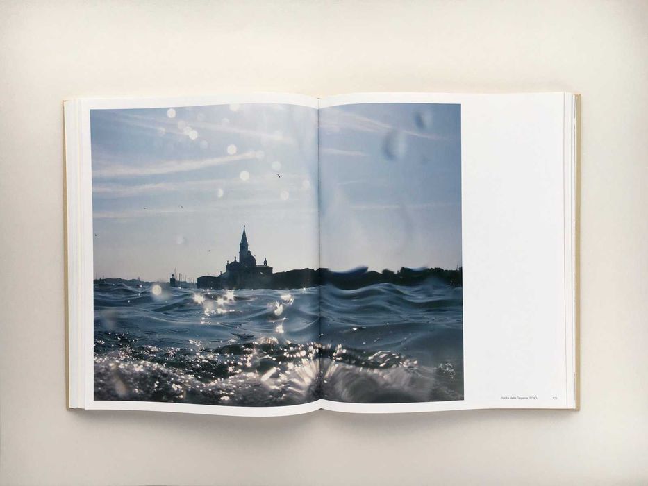 Книга - фотоальбом Works. Mona Kuhn.