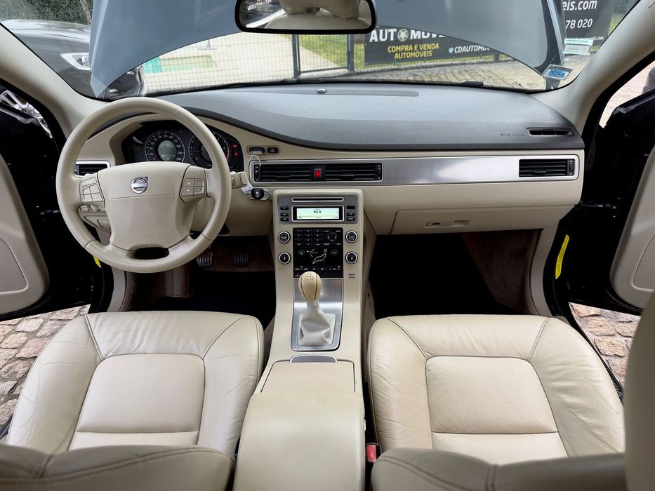Volvo V70 2.4 D5 Momentum