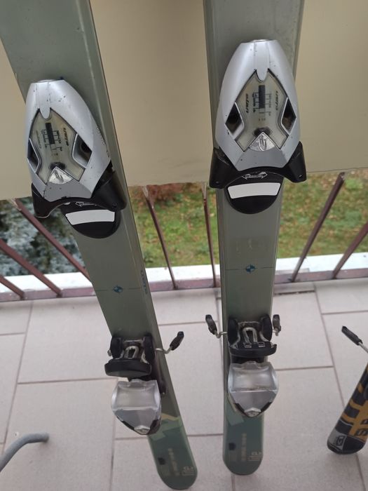 Sprzedam narty damskie Elan + gratisy