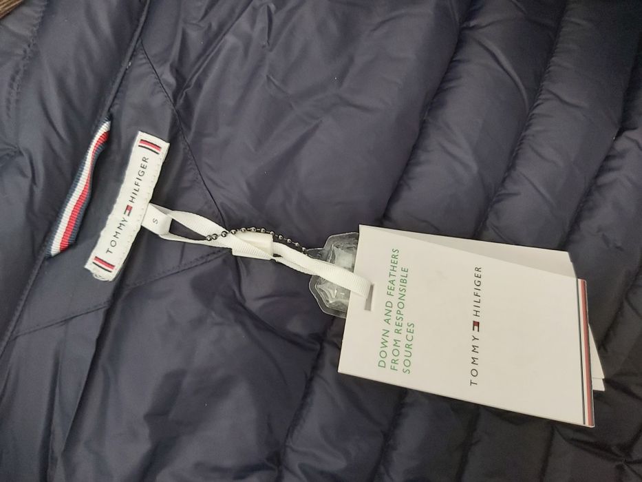 Kurtka puchowa krótka bomberkaTOMMY HILFIGER navy granat S
