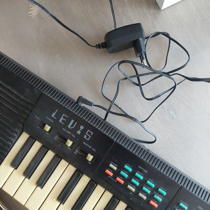 Keyboard  LEVIS sprawny