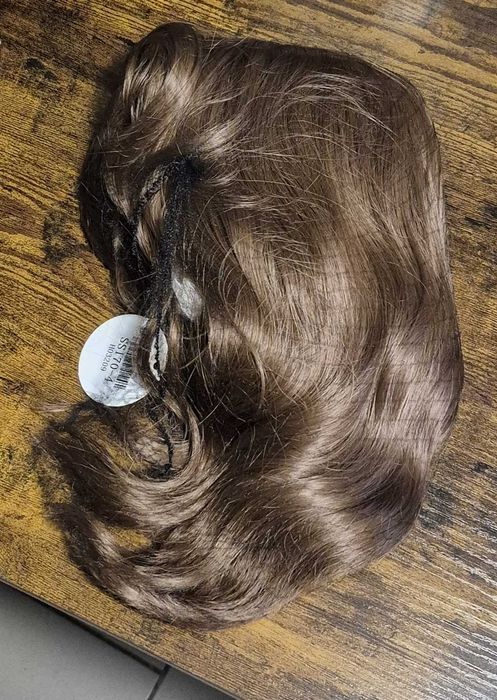 Peruka damska brązowa z grzywką HAIRCUBE