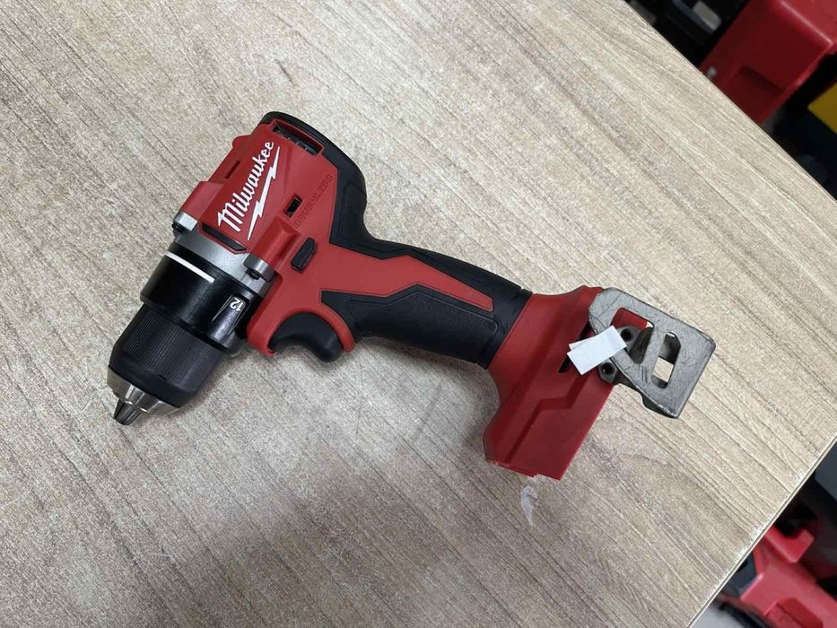 Milwaukee M18 BLDDRC / Акумуляторний дриль-шуруповерт Мілвокі