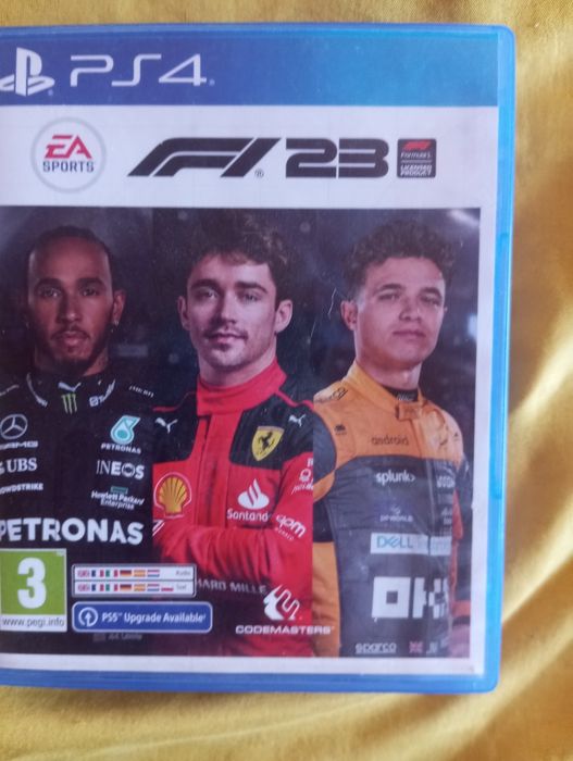 Vendo jogos para a PS4 pouco usados e a funcionar