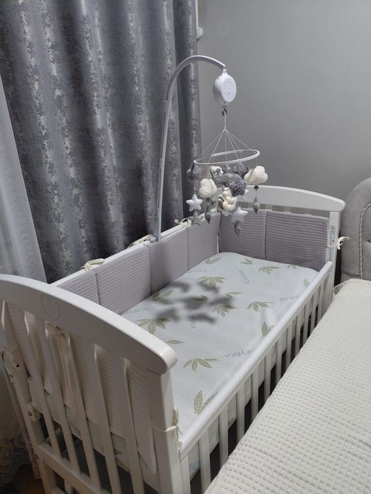 Дитяче ліжечко в дуже гарному стані