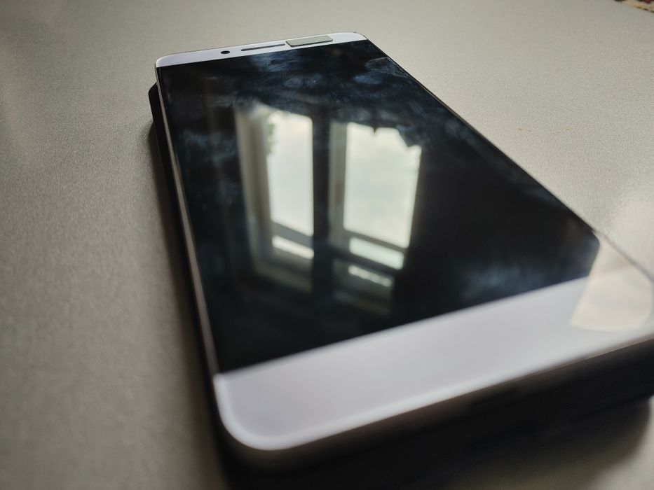 Смартфон LeEco Le Pro 3 4/64GB версия для американского рынка LEX727