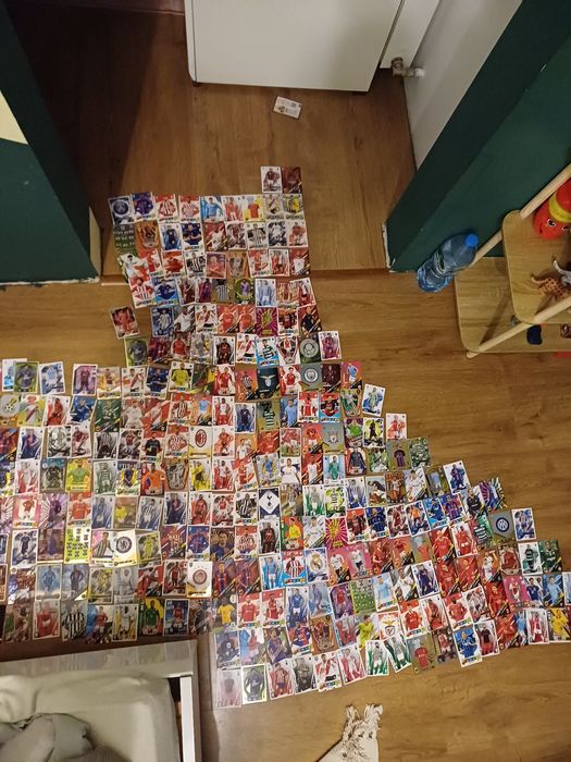 Sprzedam karty piłkarskie