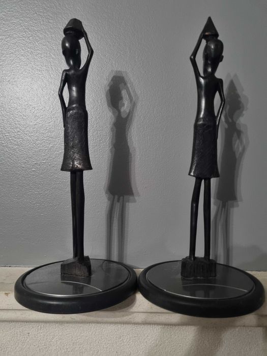 Estatuas de estilo africano