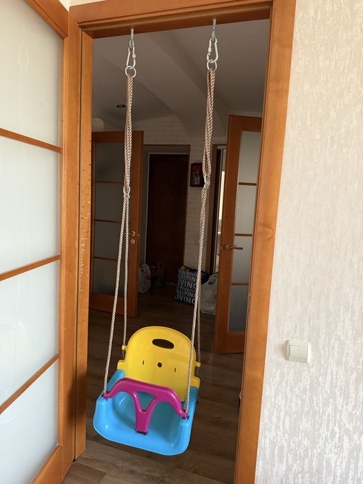Гойдалка дитяча для дома чи вулиці