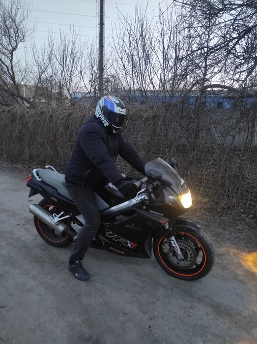 HONDA VFR-750 год 1992.