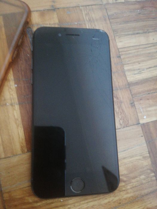Estou a vender o telemóvel