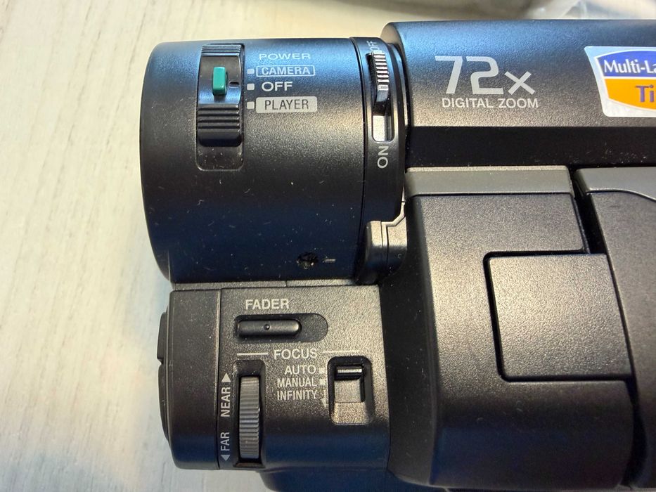 Відеокамера Sony CCD-TRV27E